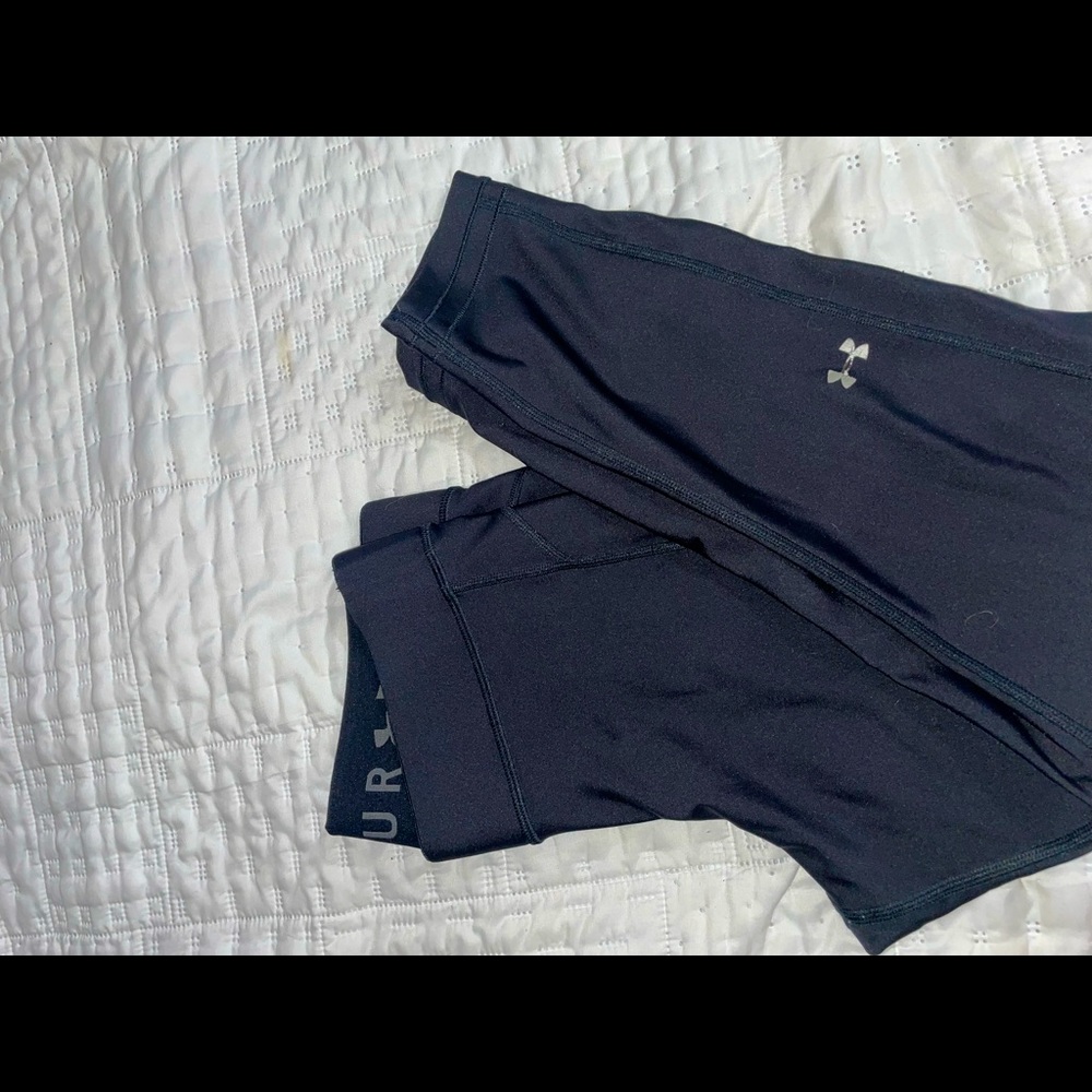 Black under armor leggings